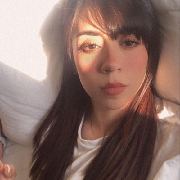 Meet your Posher, Lorena - Picture 1 of 1